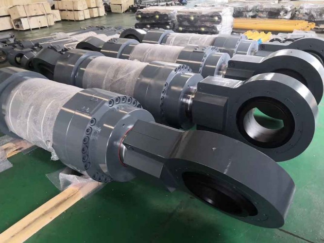 large-hydraulic-cylinder